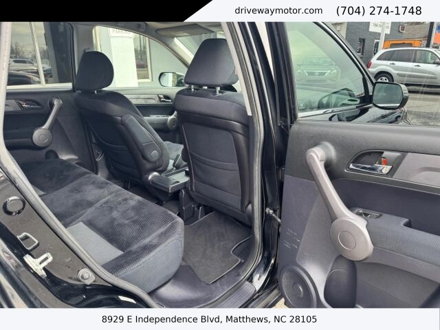2009 Honda CR-V in Matthews, NC 28105 - 18120383 8