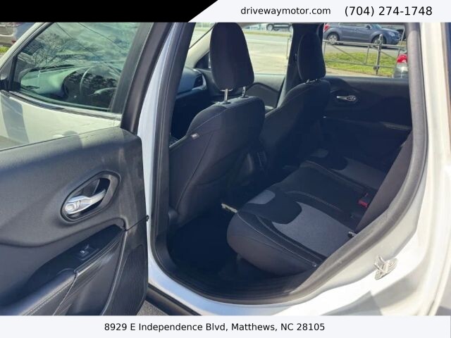 2014 Jeep Cherokee in Matthews, NC 28105 - 18120389 6
