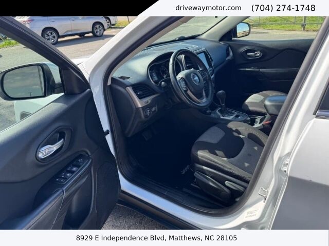 2014 Jeep Cherokee in Matthews, NC 28105 - 18120389 5
