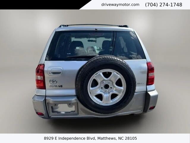 2005 Toyota RAV4 in Matthews, NC 28105 - 18120390 4