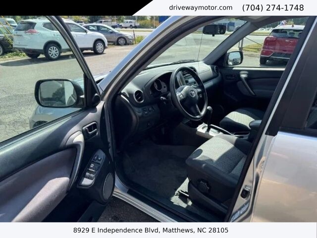 2005 Toyota RAV4 in Matthews, NC 28105 - 18120390 5