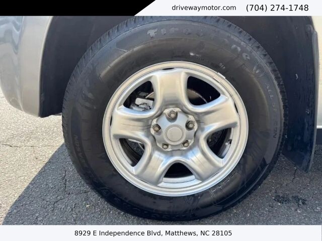 2005 Toyota RAV4 in Matthews, NC 28105 - 18120390 10