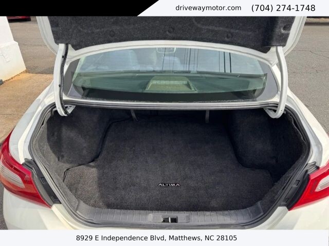 2018 Nissan Altima in Matthews, NC 28105 - 18120392 4