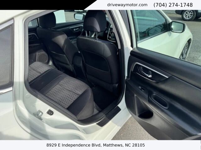 2018 Nissan Altima in Matthews, NC 28105 - 18120392 8