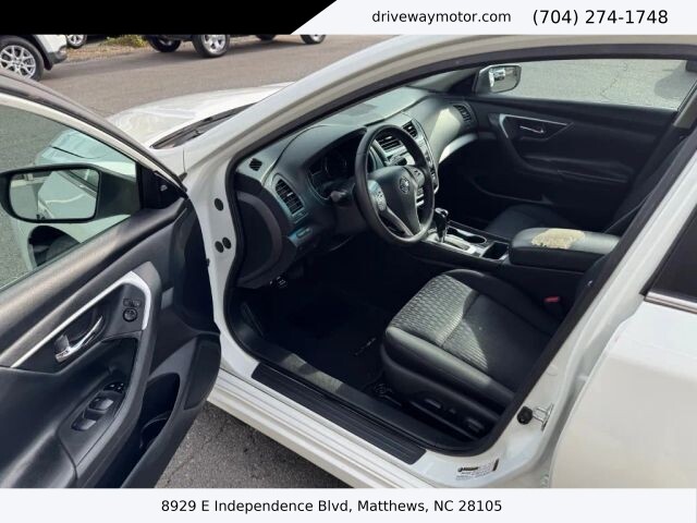 2018 Nissan Altima in Matthews, NC 28105 - 18120392 6