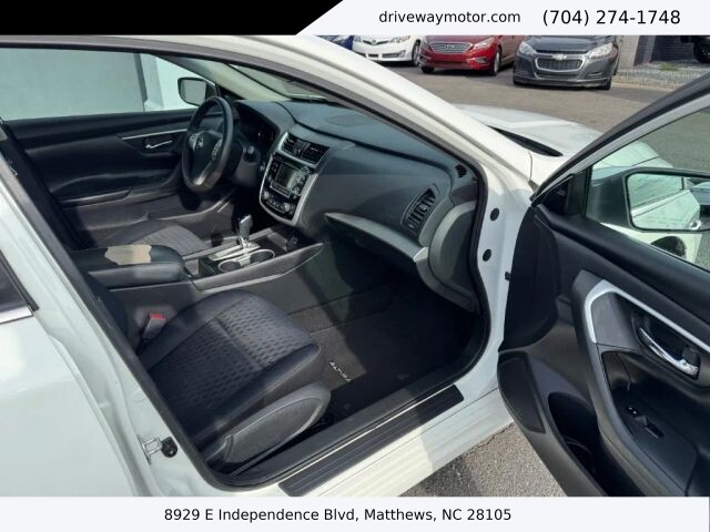 2018 Nissan Altima in Matthews, NC 28105 - 18120392 9