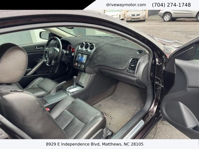 2010 Nissan Altima in Matthews, NC 28105 - 18120393 8