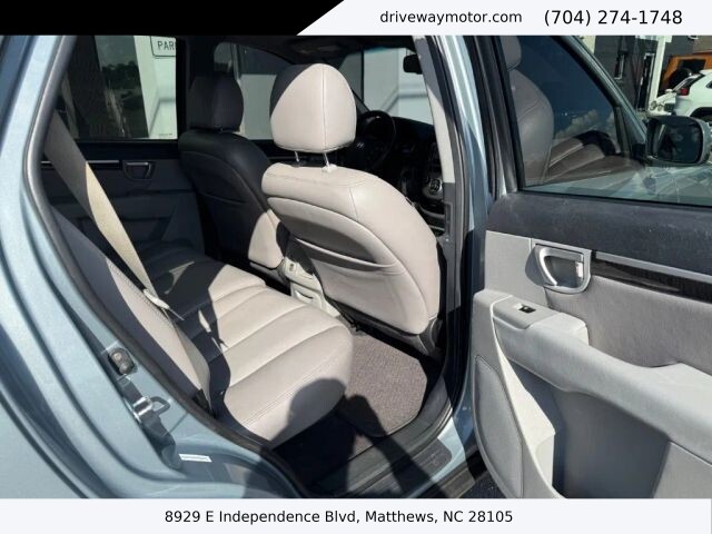 2009 Hyundai Santa Fe in Matthews, NC 28105 - 18120395 8