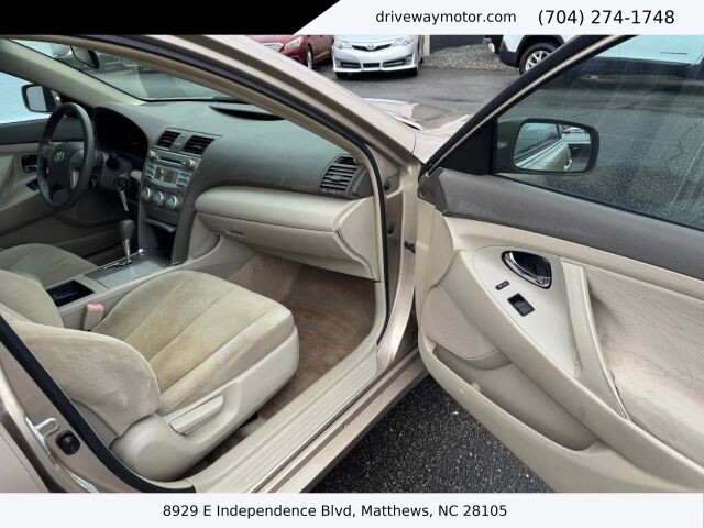2009 Toyota Camry in Matthews, NC 28105 - 18120396 9