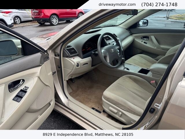 2009 Toyota Camry in Matthews, NC 28105 - 18120396 5