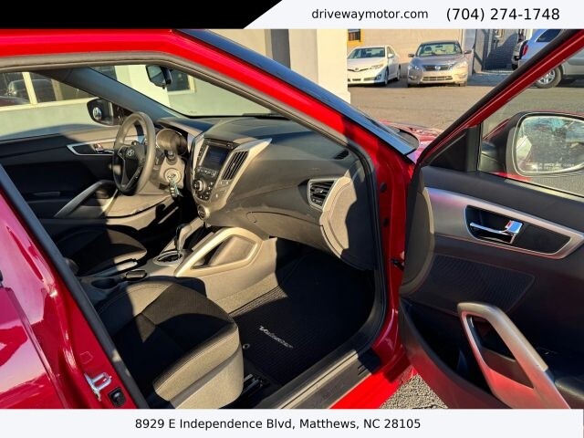 2013 Hyundai Veloster in Matthews, NC 28105 - 18120401 9