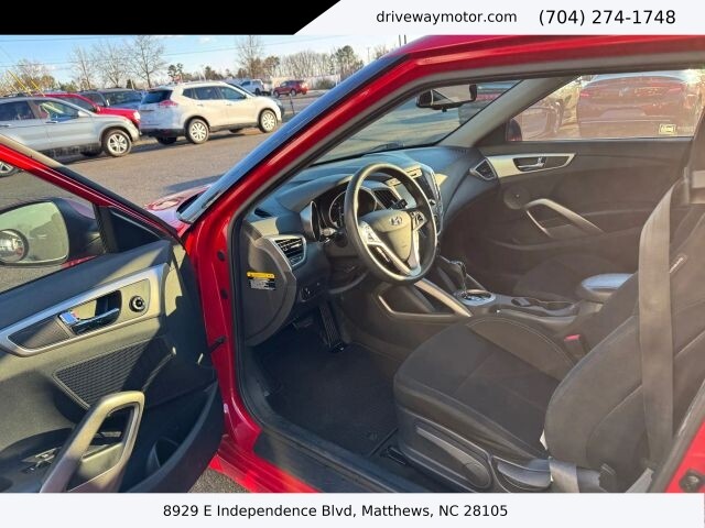 2013 Hyundai Veloster in Matthews, NC 28105 - 18120401 5