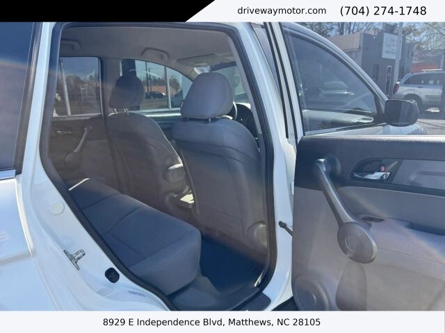 2009 Honda CR-V in Matthews, NC 28105 - 18120404 8