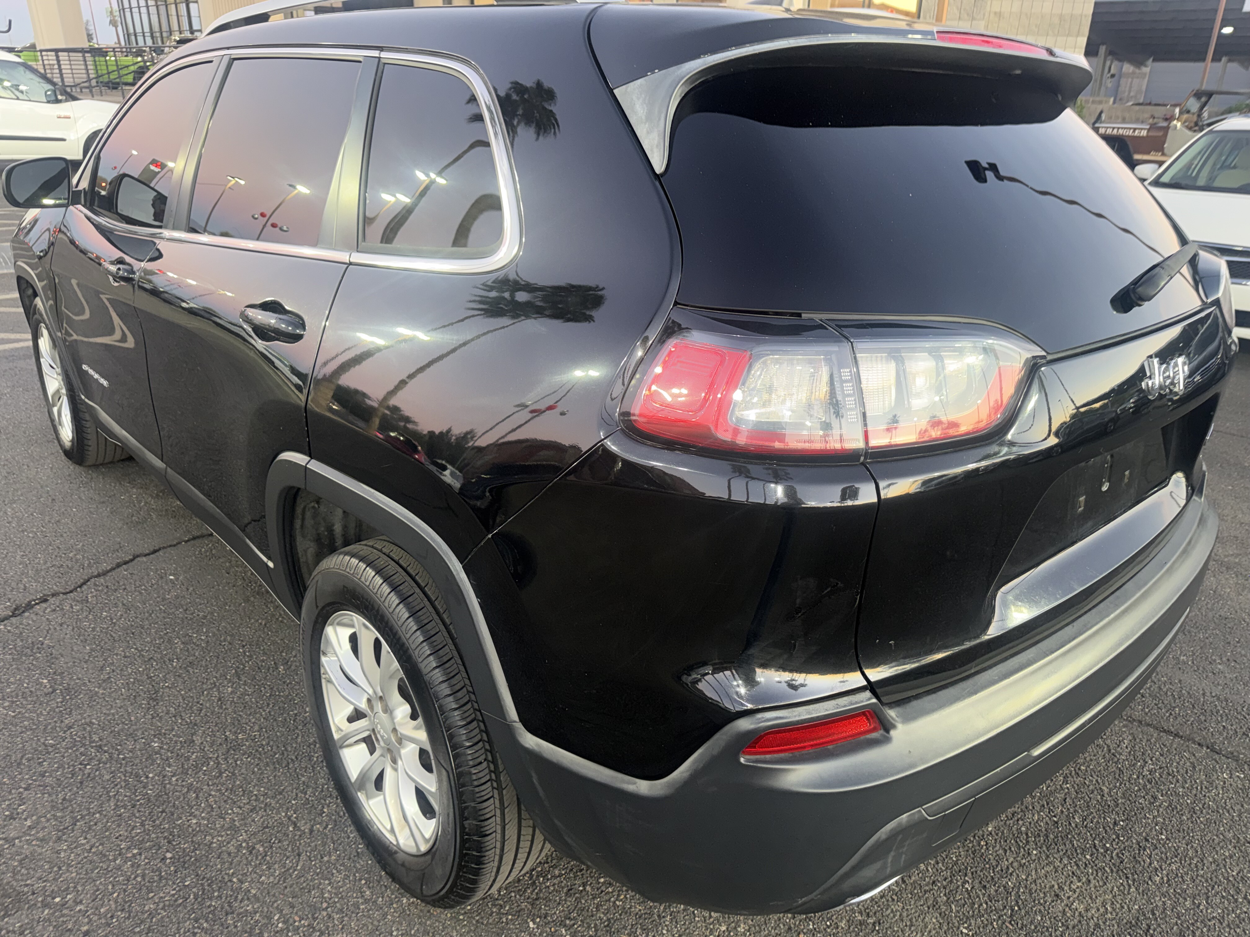 2019 Jeep Cherokee in Phoenix, AZ 85022 - 18120419 6