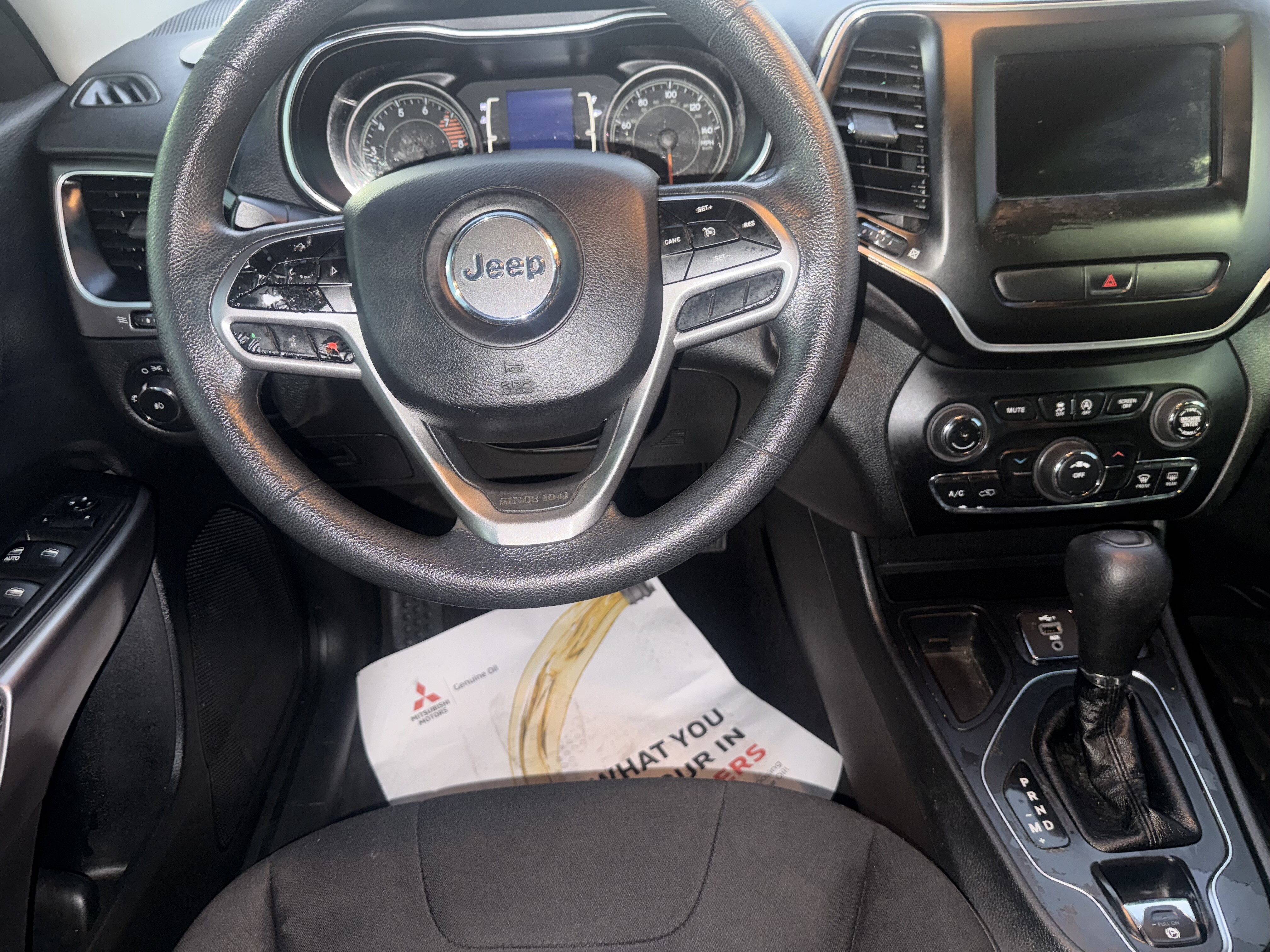 2019 Jeep Cherokee in Phoenix, AZ 85022 - 18120419 7