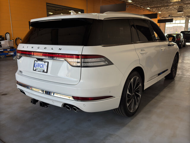 2020 Lincoln Aviator in Burlington, WI 53105 - 18120427 5