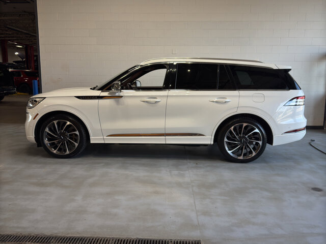 2020 Lincoln Aviator in Burlington, WI 53105 - 18120427 2