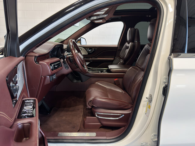 2020 Lincoln Aviator in Burlington, WI 53105 - 18120427 16