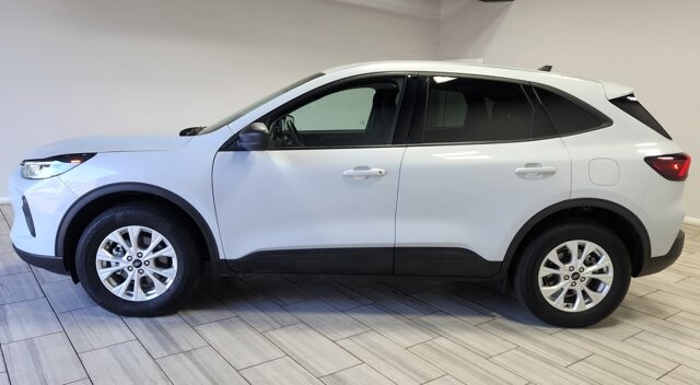 2025 Ford Escape in Cinnaminson, NJ 08077 - 18120429 2