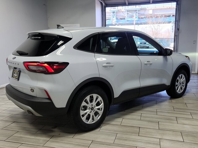 2025 Ford Escape in Cinnaminson, NJ 08077 - 18120429 5