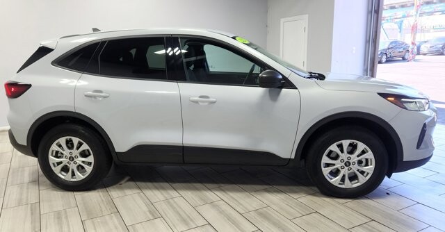2025 Ford Escape in Cinnaminson, NJ 08077 - 18120429 6