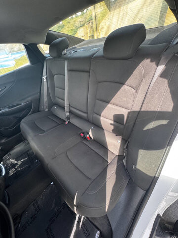 2020 Chevrolet Malibu in Eastpointe, MI 48021 - 18120440 8