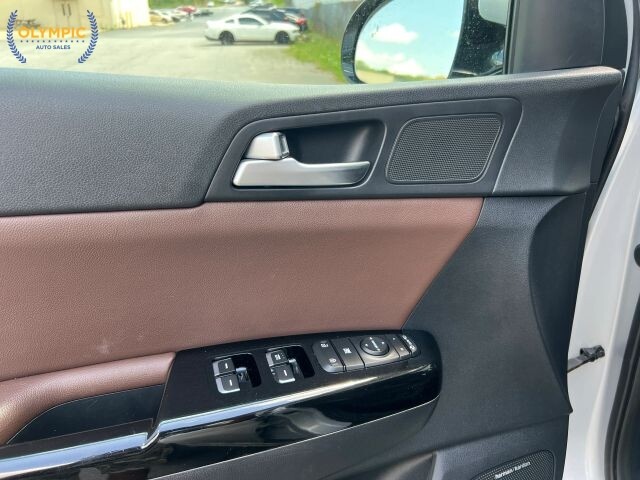 2017 Kia Sportage in Decatur, GA 30032 - 18120443 36