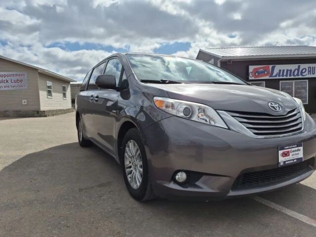 2017 Toyota Sienna in Wadena, MN 56482 - 18120448 41