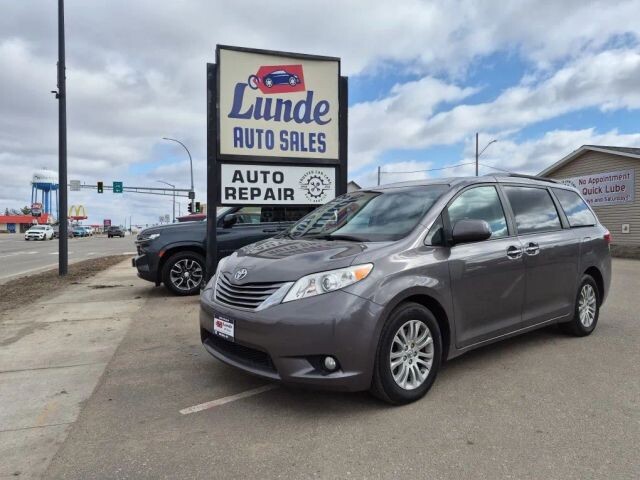 2017 Toyota Sienna in Wadena, MN 56482 - 18120448 44