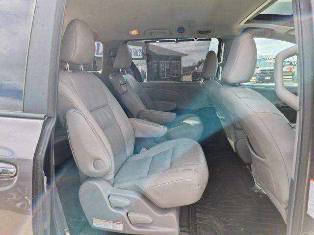 2017 Toyota Sienna in Wadena, MN 56482 - 18120448 39