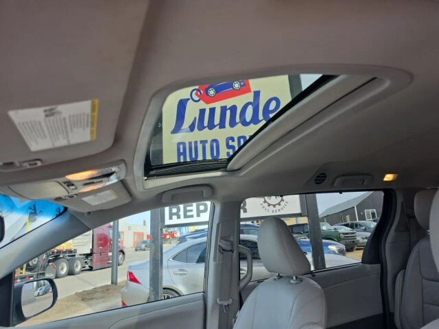 2017 Toyota Sienna in Wadena, MN 56482 - 18120448 37