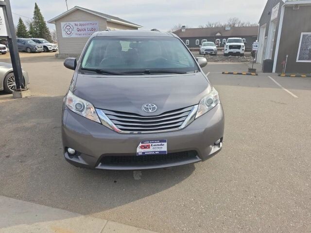 2017 Toyota Sienna in Wadena, MN 56482 - 18120448 47