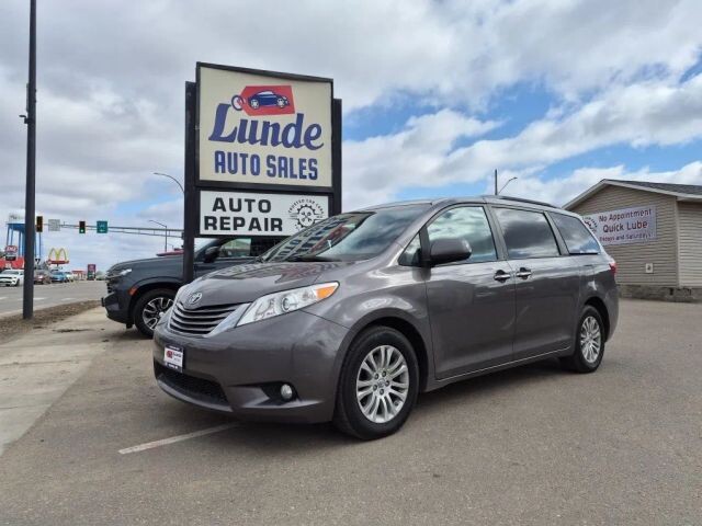 2017 Toyota Sienna in Wadena, MN 56482 - 18120448 43