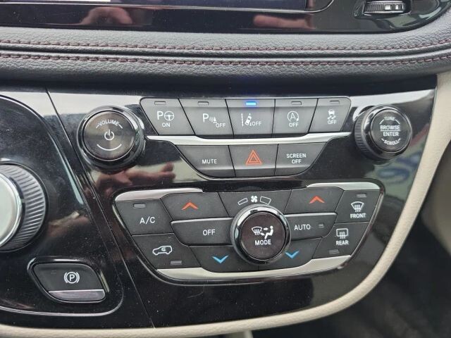 2018 Chrysler Pacifica in Wadena, MN 56482 - 18120453 24