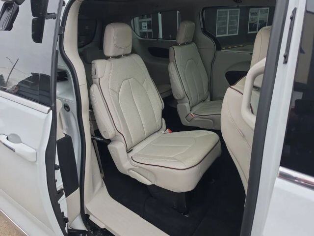 2018 Chrysler Pacifica in Wadena, MN 56482 - 18120453 50