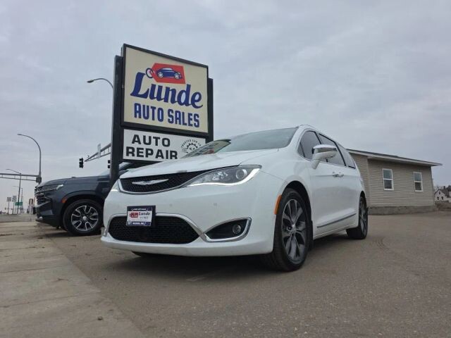 2018 Chrysler Pacifica in Wadena, MN 56482 - 18120453 2