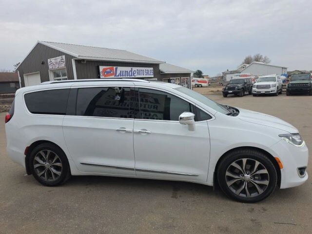 2018 Chrysler Pacifica in Wadena, MN 56482 - 18120453 3