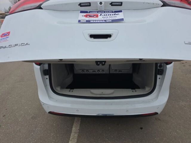 2018 Chrysler Pacifica in Wadena, MN 56482 - 18120453 48