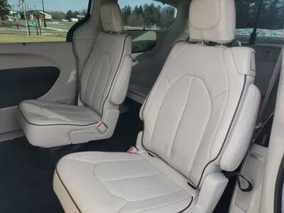 2018 Chrysler Pacifica in Wadena, MN 56482 - 18120453 13