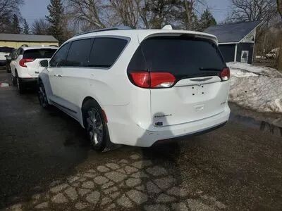 2018 Chrysler Pacifica in Wadena, MN 56482 - 18120453 30
