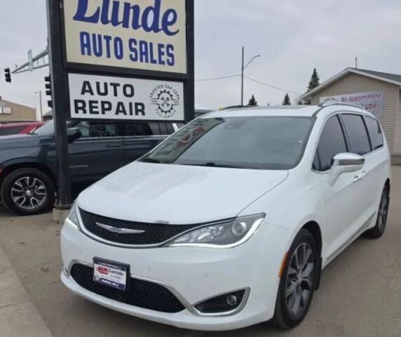 2018 Chrysler Pacifica in Wadena, MN 56482 - 18120453