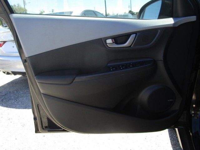 2018 Hyundai Kona in Tampa, FL 33604-6914 - 18120463 17