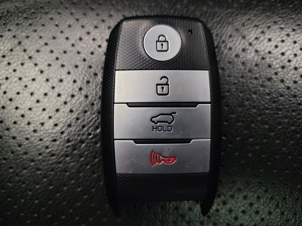 2020 Kia Sorento in Riverside, CA 92504 - 18120467 32