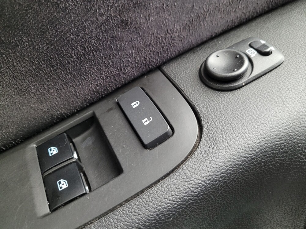 2013 Chevrolet Camaro in Torrance, CA 90504 - 18120469 27