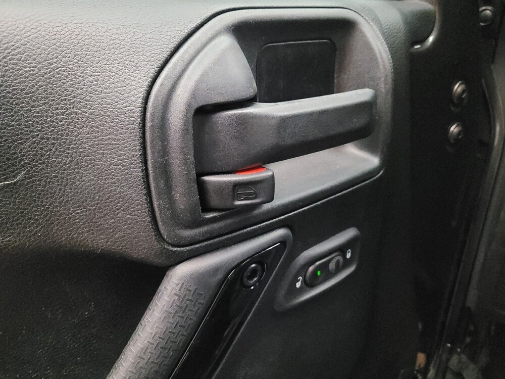 2017 Jeep Wrangler in Fresno, CA 93726 - 18120472 27