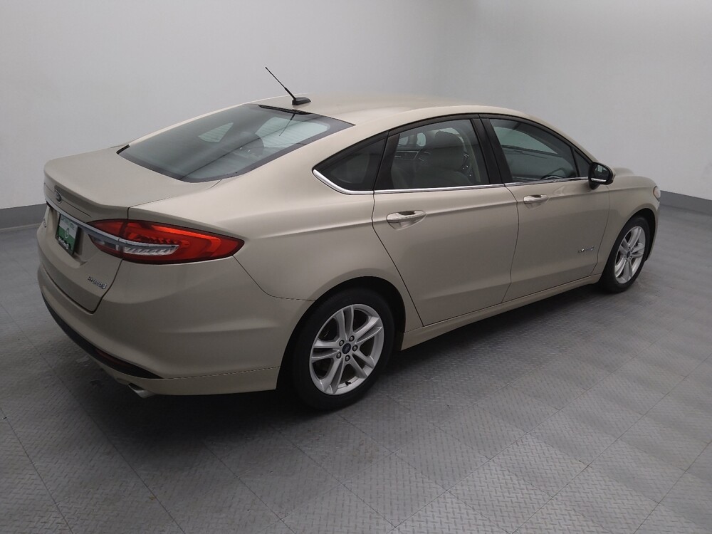 2018 Ford Fusion in St. Louis, MO 63136 - 18120485 10