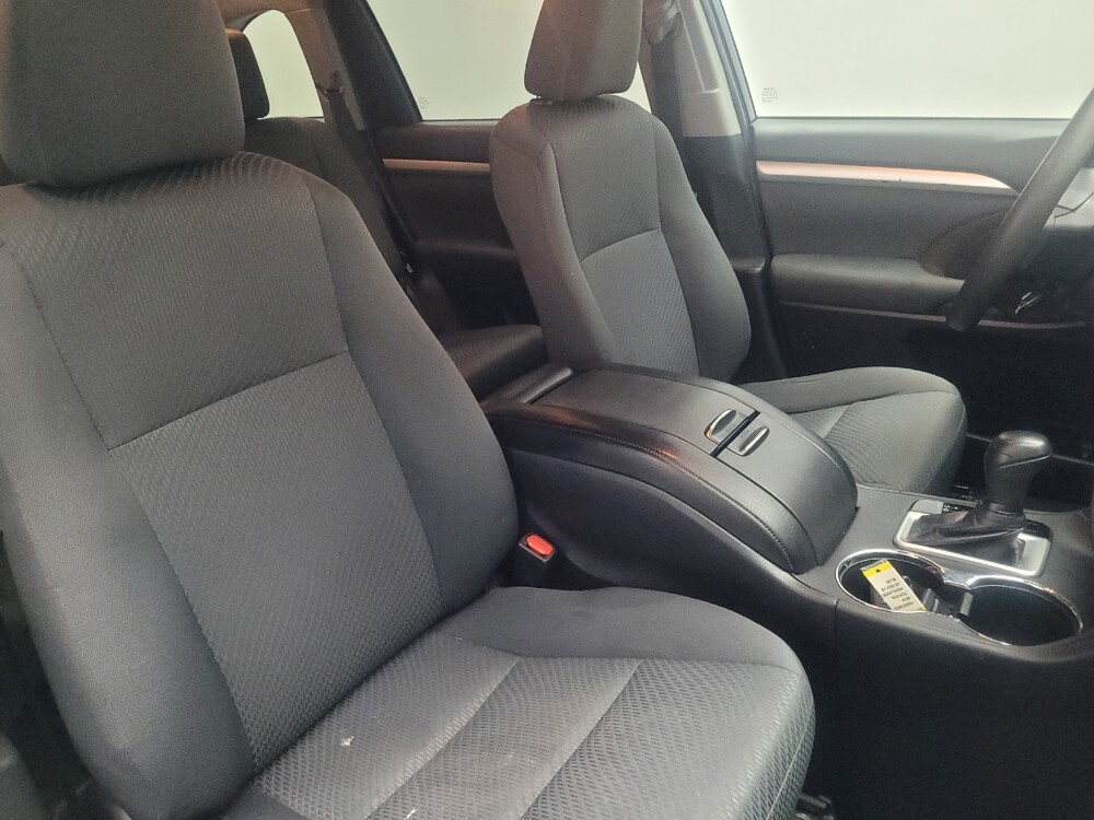 2019 Toyota Highlander in Stone Mountain, GA 30083 - 18120486 21