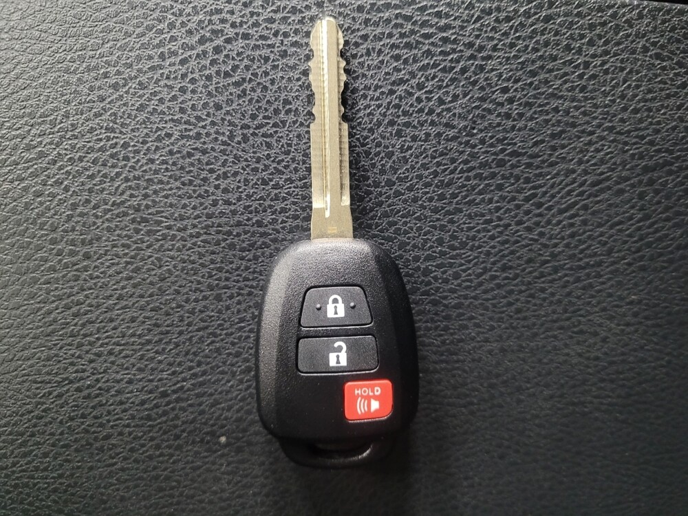 2019 Toyota Highlander in Stone Mountain, GA 30083 - 18120486 32