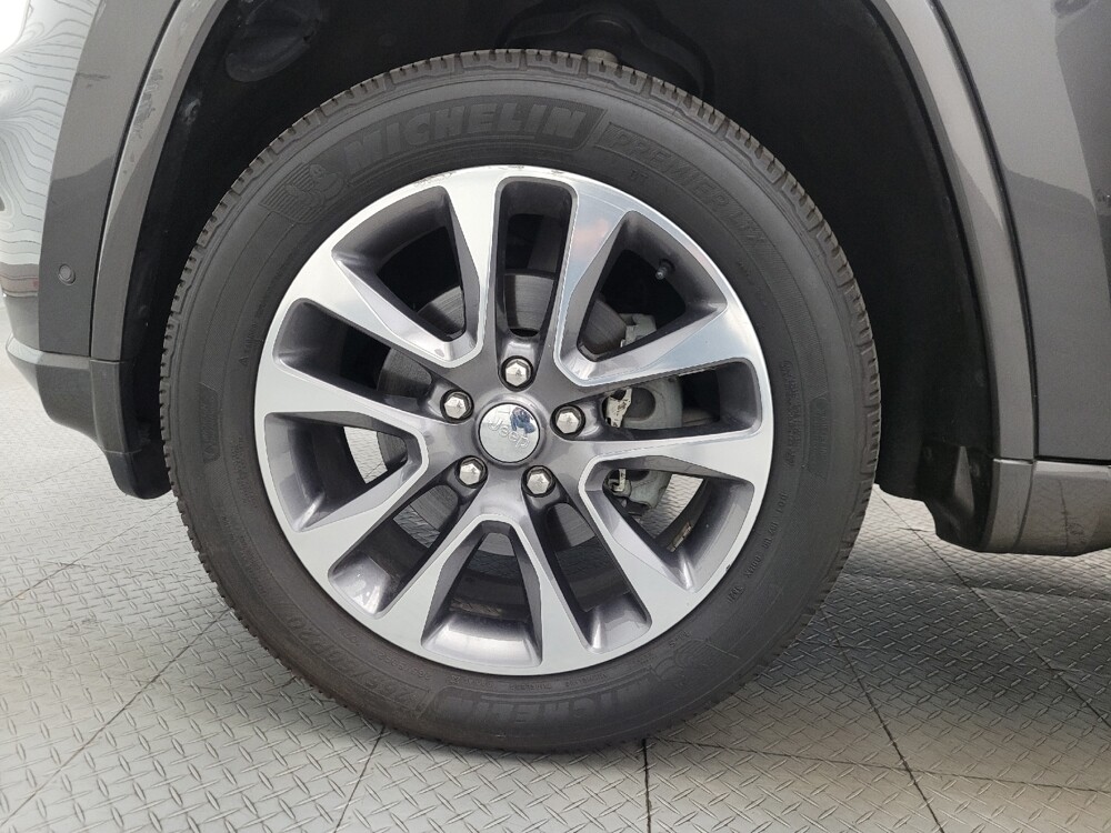 2017 Jeep Grand Cherokee in Chandler, AZ 85225 - 18120537 31