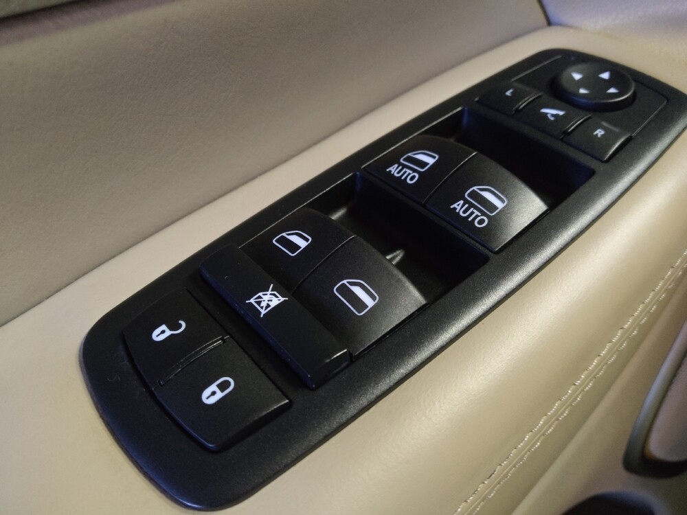 2017 Jeep Grand Cherokee in Chandler, AZ 85225 - 18120537 27